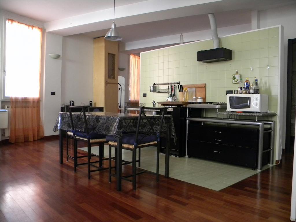 Ampio Open Space In Centro Storico Bologna Phòng bức ảnh